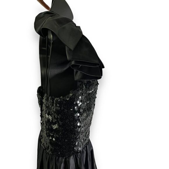 One Shoulder Black Vintage Sequin Gown Bow ILGWU Made 9 - Picture 5 of 14